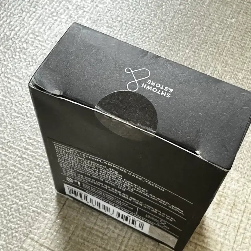 [BUNJANG] SuperM Taemin Airpods Case Photocard Included / (미개봉) 슈퍼엠 태민 에어팟케이스 포카포함