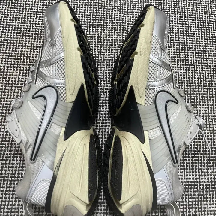 [BUNJANG] Nike Y2K Run Silver / [나이키 Y2K 런 / 실버]