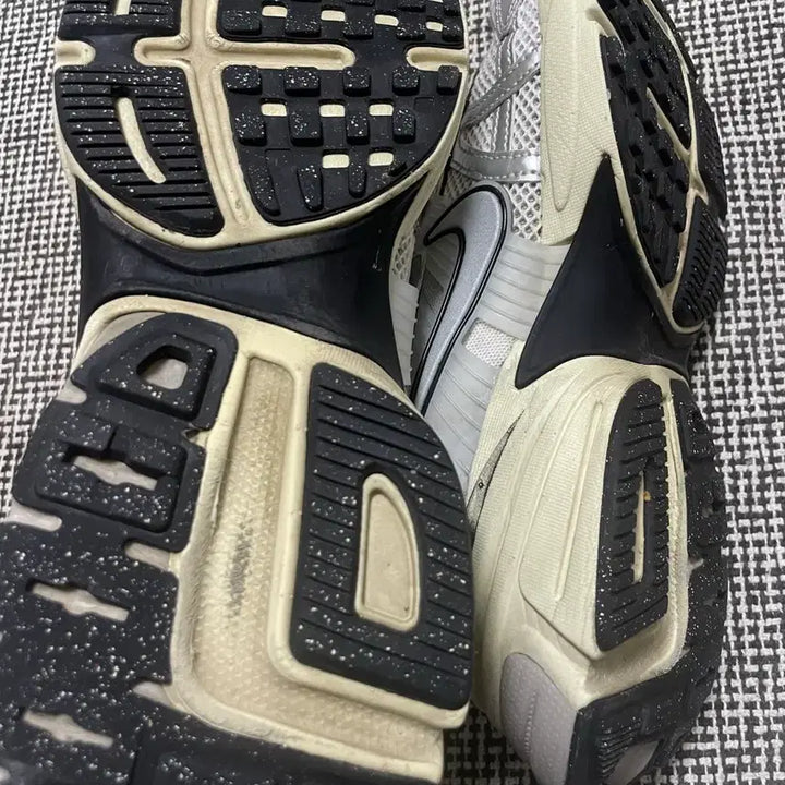 [BUNJANG] Nike Y2K Run Silver / [나이키 Y2K 런 / 실버]