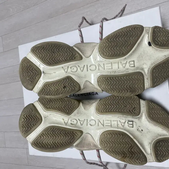 [BUNJANG] Balenciaga Triple S Sneakers Multi 41 Size / 발렌시아가 트리플S 스니커즈 멀티 41사이즈