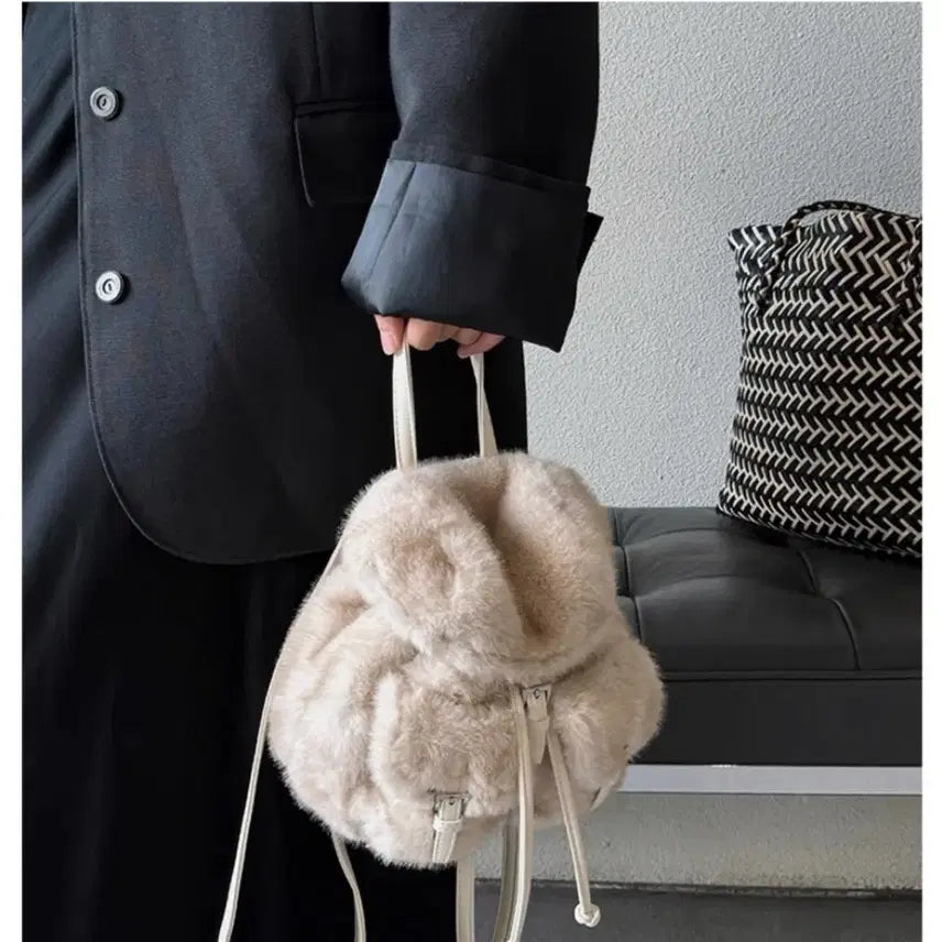 [BUNJANG] Mini Fur Backpack / 미니 퍼 백팩 새상품