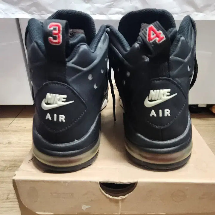 [BUNJANG] Nike Air Max Barkley Sneakers / 나이키 에어맥스 바클리 260