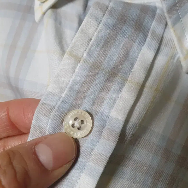 [BUNJANG] Burberry Check Shirt (Size M) / 버버리 체크 셔츠 M 100