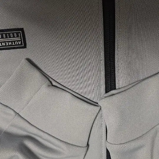 [BUNJANG] Adidas & Nike Bundle Set - Jacket & Training Top / 남성여성 아디다스간절기용패딩점퍼.나이키트레이닝상의 일괄만판매합니다