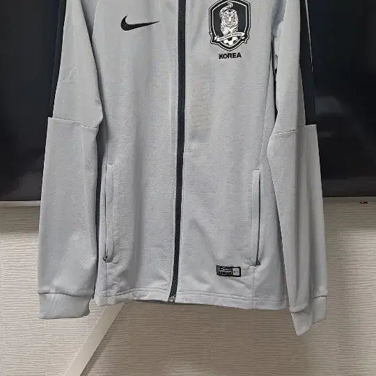 [BUNJANG] Adidas & Nike Bundle Set - Jacket & Training Top / 남성여성 아디다스간절기용패딩점퍼.나이키트레이닝상의 일괄만판매합니다