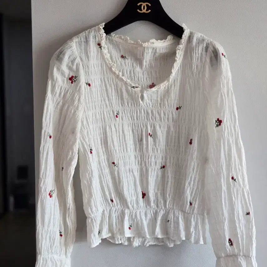 [BUNJANG] Gauze Fabric Floral Lace Blouse - Size 55 / 거즈같은원단의 레이스꽃무늬상의55