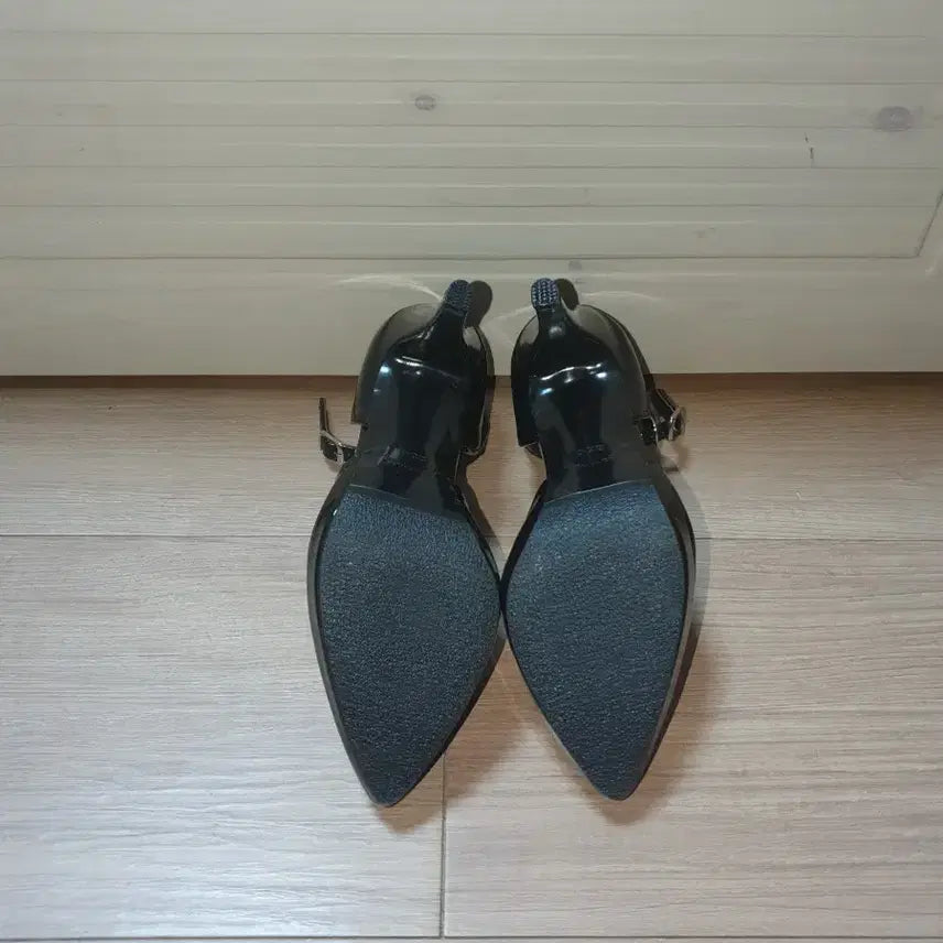 [BUNJANG] Black Enamel Mary Jane Side Slit High Heel Pumps / [225][새상품]블랙 에나멜 메리제인 사이드 트임 하이힐 펌프스