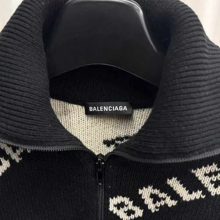[BUNJANG] Balenciaga Multi-Logo Knit Half-Zip Sweater / [백화점판/L] 발렌시아가 멀티로고 니트 반집업