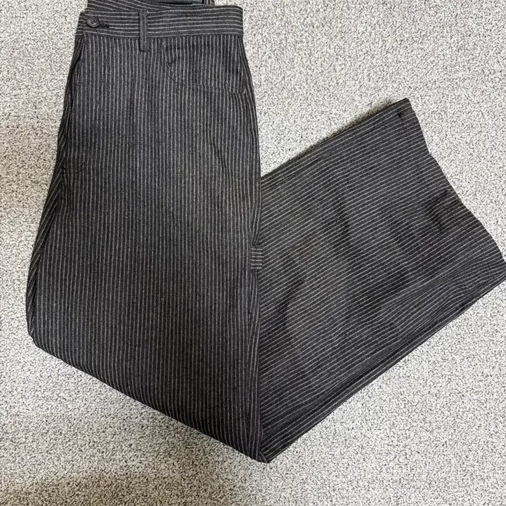 [BUNJANG] Helm Striped Pants L / 헬름 스트라이프 팬츠 L