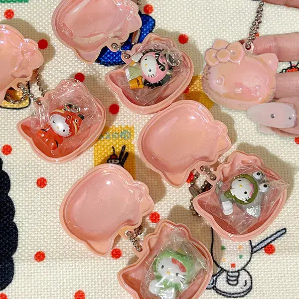 [BUNJANG] Hello Kitty 2002 Figure Keyring / [고전] 헬로키티 02년 피규어 키링 (1매) 고전키티 고전굿즈