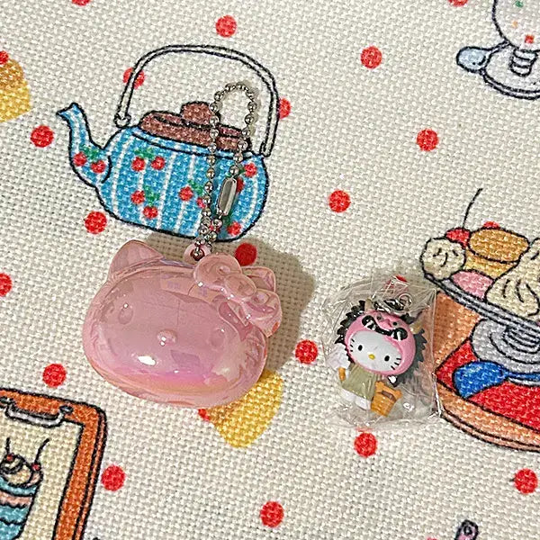 [BUNJANG] Hello Kitty 2002 Figure Keyring / [고전] 헬로키티 02년 피규어 키링 (1매) 고전키티 고전굿즈