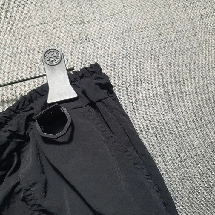 [BUNJANG] DENEIGE Nylon Cargo Utility Pants / 드네이지 나일론 카고 유틸리티 팬츠 1