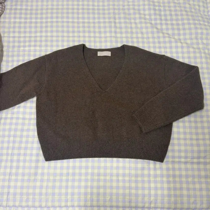 [BUNJANG] V-Neck Crop Knit Top Brown / 새상품 브이넥 크롭 니트 브라운