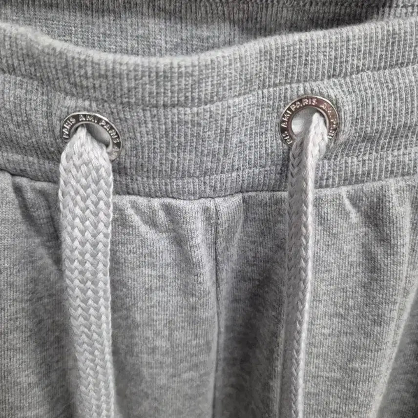 [BUNJANG] Ami Small Heart Logo Black Gray Jogger Pants / 아미 스몰 하트 로고 블랙 그레이조거팬츠