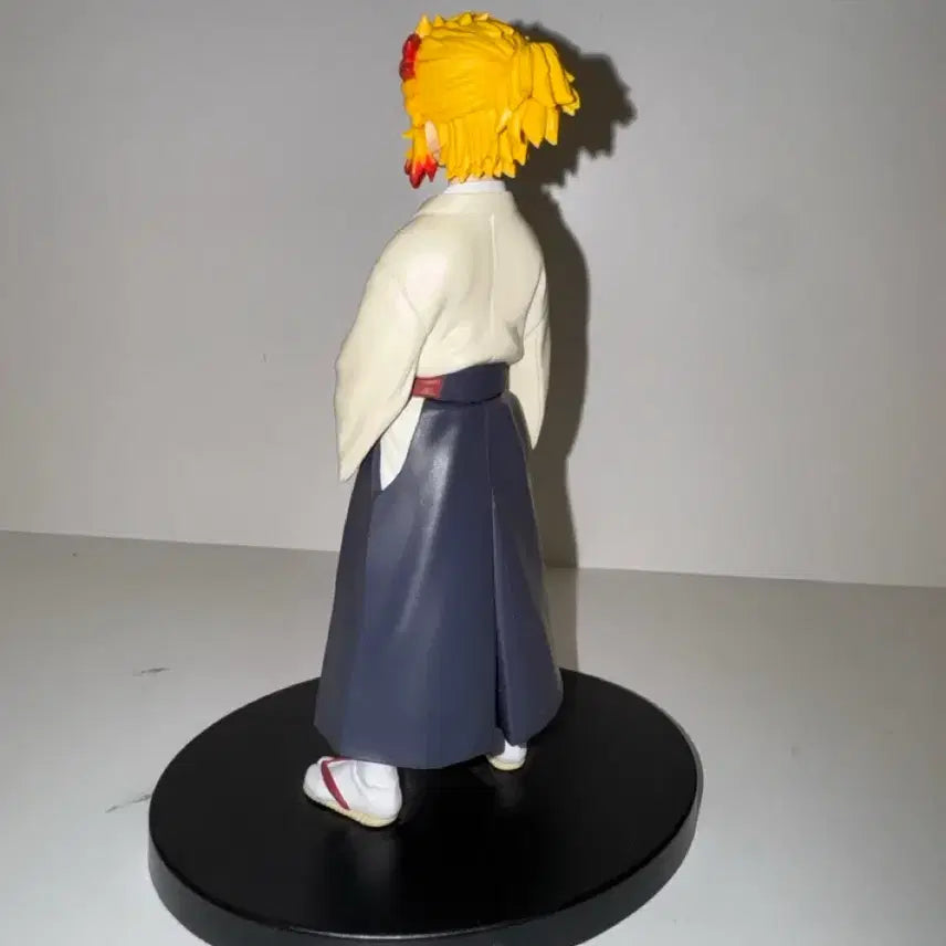 [BUNJANG] Demon Slayer Rengoku Senjuro Figure / 귀멸의 칼날 렌고쿠 센쥬로 피규어