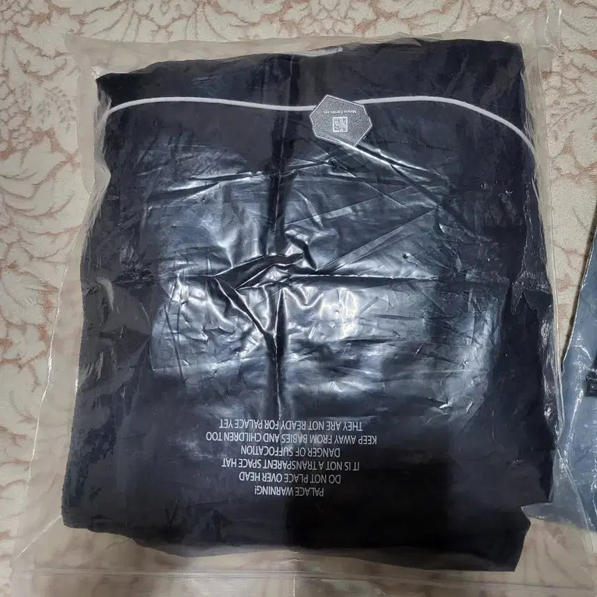 [BUNJANG] Palace Script Bottoms (Size L) / 팔라스 스포츠 밋 스크립트 바텀 하의 L사이즈 판매