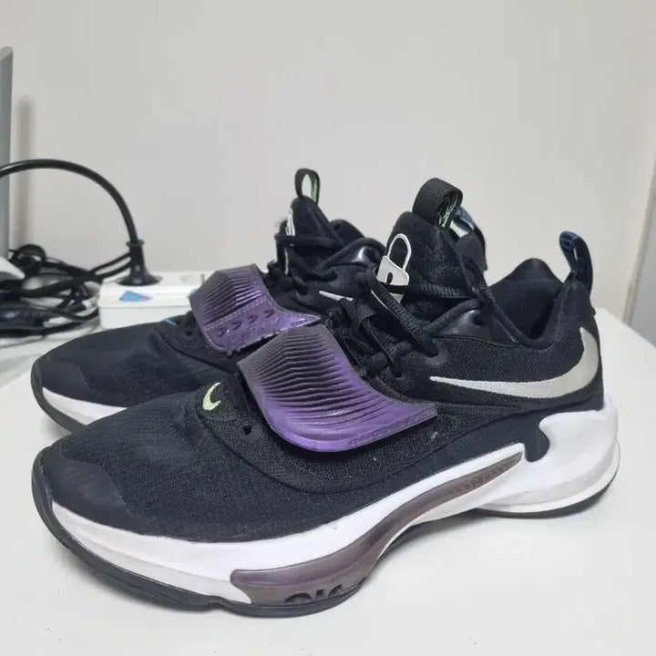 [SOLD OUT] 270 줌프릭3 농구화