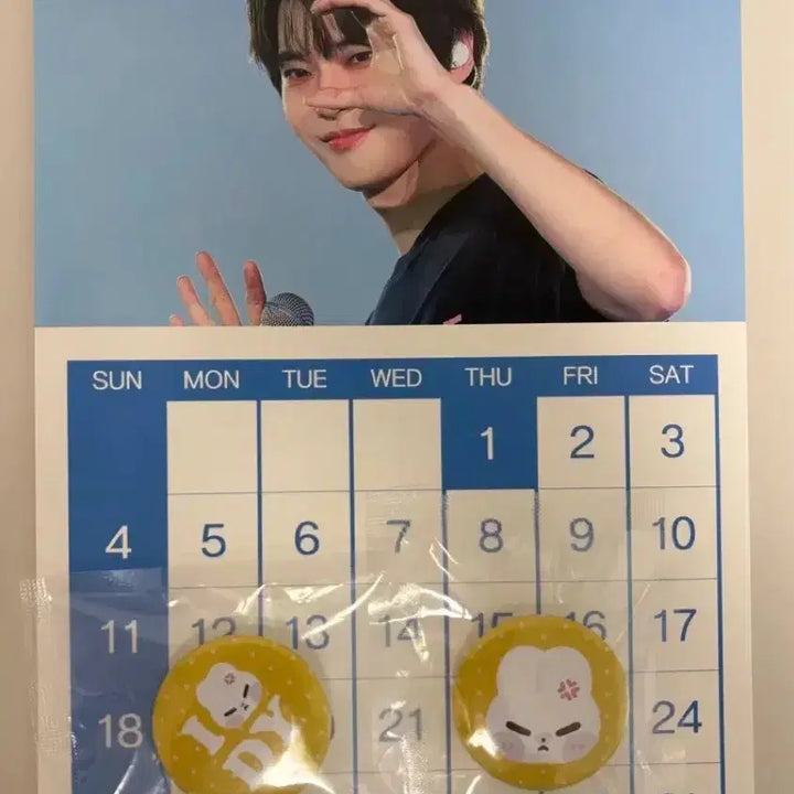 [BUNJANG] NCT Doyoung 2026 Season's Greetings Pin Button / 엔시티 도영 2026 시즌그리팅 샷어럽님 핀버튼 시그 양도