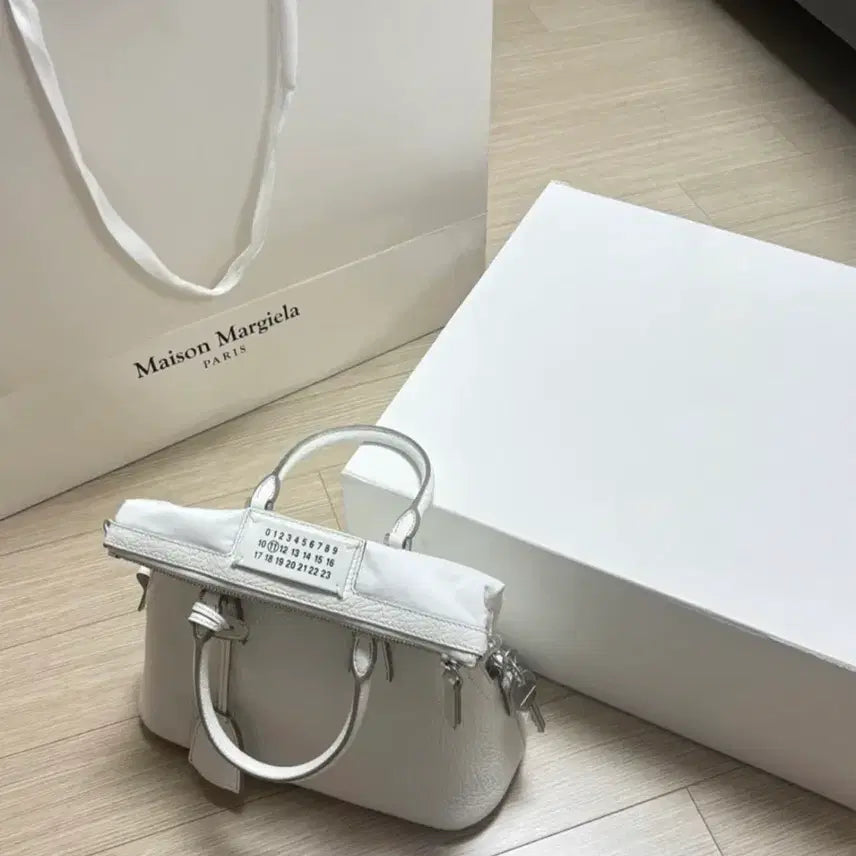 [BUNJANG] Maison Margiela 5AC Mini Tote Bag White / 메종 마르지엘라 5AC 미니 토트백 화이트