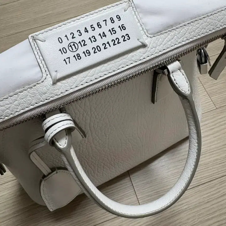 [BUNJANG] Maison Margiela 5AC Mini Tote Bag White / 메종 마르지엘라 5AC 미니 토트백 화이트