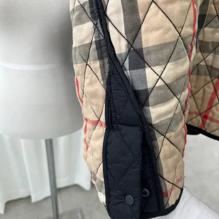 [BUNJANG] Burberry Brit Black Quilted Jacket S / 버버리 브릿 블랙 퀼팅 자켓 S 정품