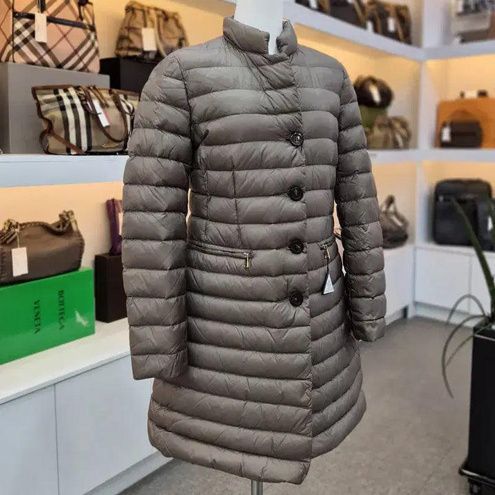[BUNJANG] Moncler Anthony Lightweight Slim Padded Jacket (Women's) / 몽클레어 앤조니 경량 슬림 패딩 여성용 3사이즈 미사용 4938300