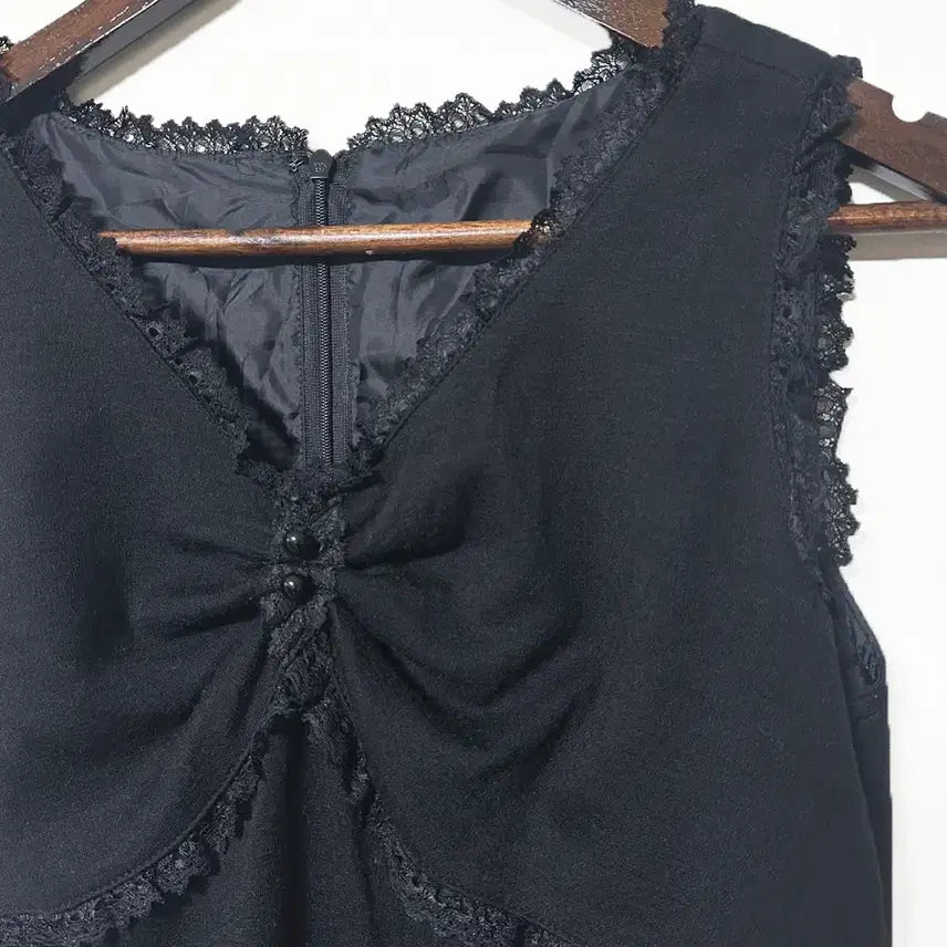 [BUNJANG] Vintage Lace Mini Tank Dress / 일본빈티지레이스 미니콩단추 민소매 나시원피스 블랙모리걸하구미룩갸루y2k