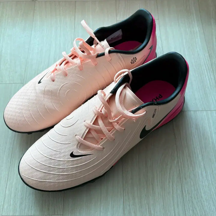 [BUNJANG] Nike Phantom GX 2 Academy Futsal Shoes / 나이키 팬텀 GX 2 아카데미 축구화 풋살화