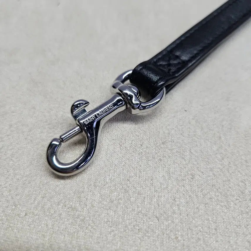 [BUNJANG] Saint Laurent Matelasse Hand Strap / 생로랑 마틀라쎄 클러치 핸드 스트랩 정품