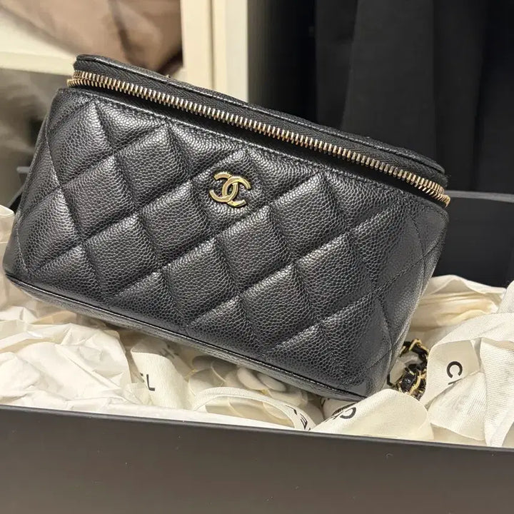[BUNJANG] Chanel Classic Vanity Bag Rectangular Caviar Black Gold Hardware / [급처]샤넬 클래식 베니티백 직사각 캐비어 블랙 금장
