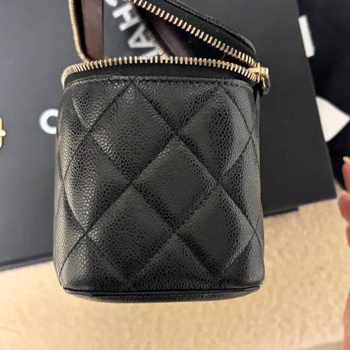 [BUNJANG] Chanel Classic Vanity Bag Rectangular Caviar Black Gold Hardware / [급처]샤넬 클래식 베니티백 직사각 캐비어 블랙 금장