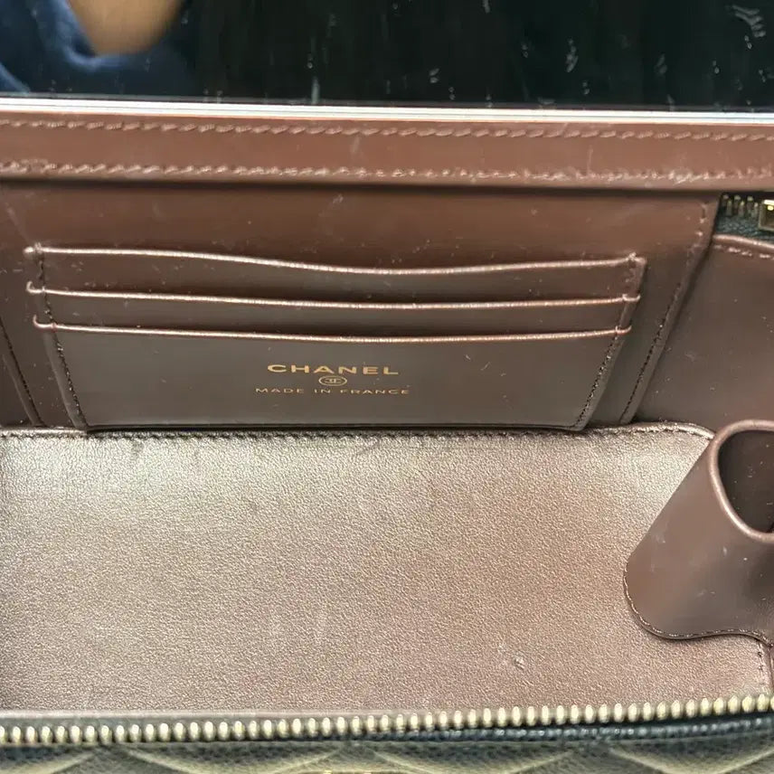 [BUNJANG] Chanel Classic Vanity Bag Rectangular Caviar Black Gold Hardware / [급처]샤넬 클래식 베니티백 직사각 캐비어 블랙 금장