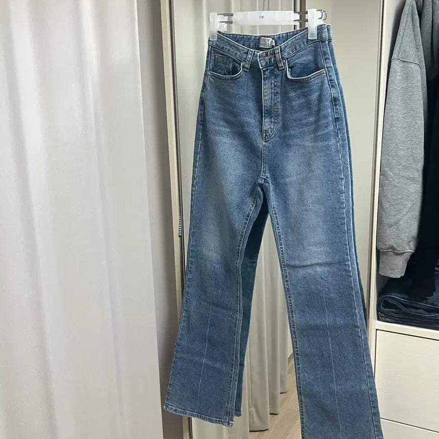 [BUNJANG] Trendier Apparel Mood Bootcut Denim Jeans / 트렌디어패럴 무드 부츠컷 데님 중청 롱버전 s