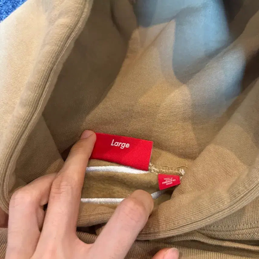[BUNJANG] Supreme Satin Applique Hoodie Sweatshirt Light Tan / 슈프림 사틴 아플리케 후드 스웨트셔츠 라이트 탄 / 보관