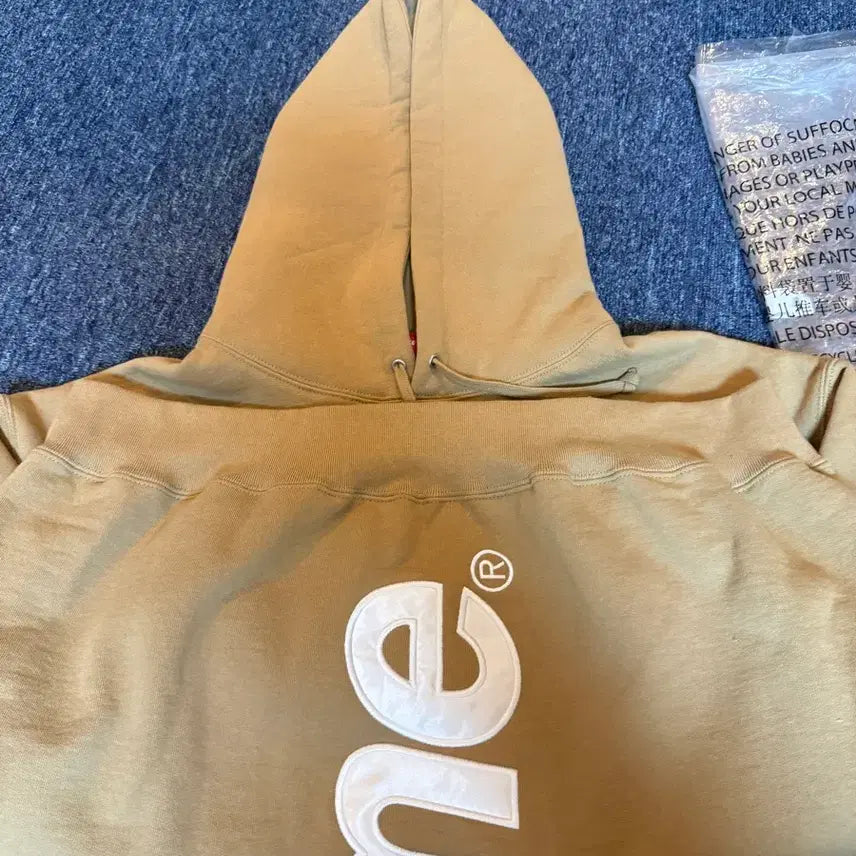 [BUNJANG] Supreme Satin Applique Hoodie Sweatshirt Light Tan / 슈프림 사틴 아플리케 후드 스웨트셔츠 라이트 탄 / 보관