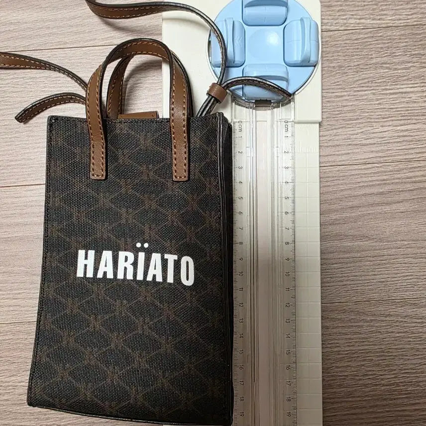 [BUNJANG] Hazzys Mini Crossbody Bag / 헤지스 미니 크로스백