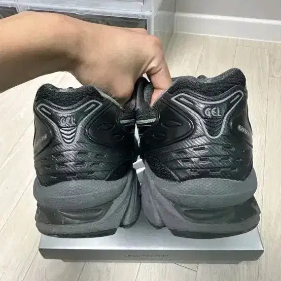 [BUNJANG] Asics Gel-Kayano 14 Unaffected Silver Sneakers / 아식스 젤카야노 14 언어펙티드 실버 270