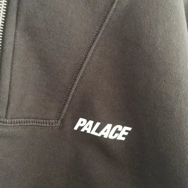 [BUNJANG] Palace P-Funnel Black T-shirt SS24 (Size L) / 팔라스 P퍼넬 블랙 티셔츠 ss24 L사이즈