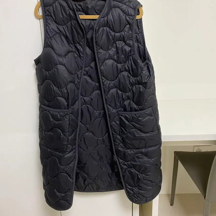 [BUNJANG] Black Quilted Padded Vest / 블랙 누빔 패딩 조끼