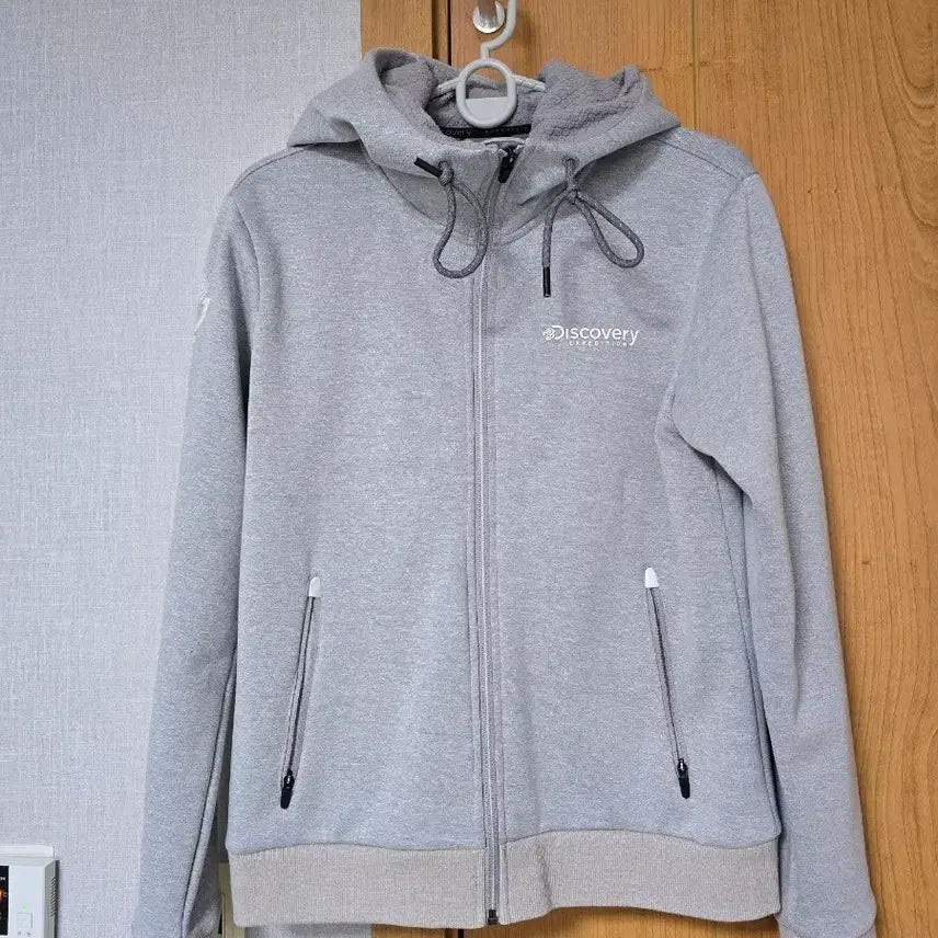 [BUNJANG] Discovery Gray Hooded Zip-up / 디스커버리 그레이 후드 집업