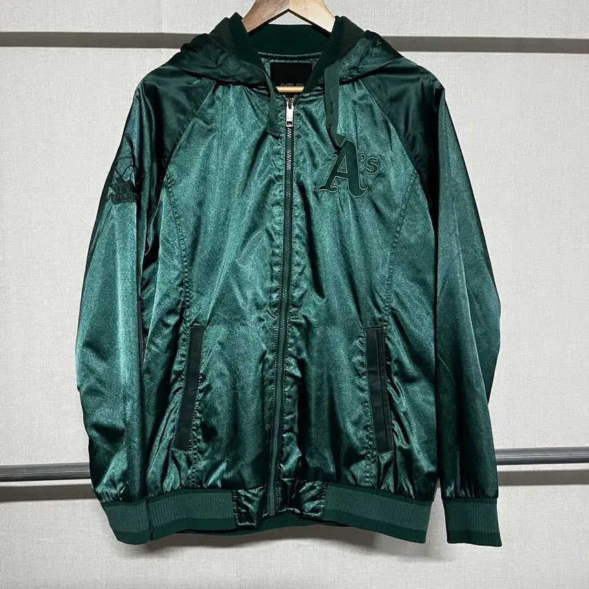 [BUNJANG] MLB Hooded Windbreaker Jacket (Size 100) / MLB 후드 바람막이 자켓 100