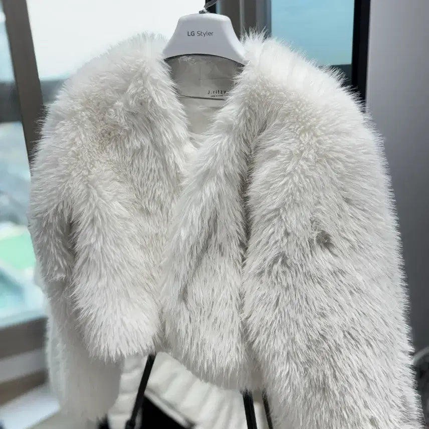 [BUNJANG] Jay Riiidge White Fur Jacket / 제이릿지 화이트 퍼 자켓