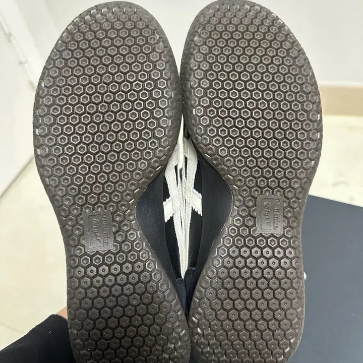 [BUNJANG] Onitsuka Tiger Obori Black/Cream Sneakers / [새상품] 오니츠카타이거 오보리 255