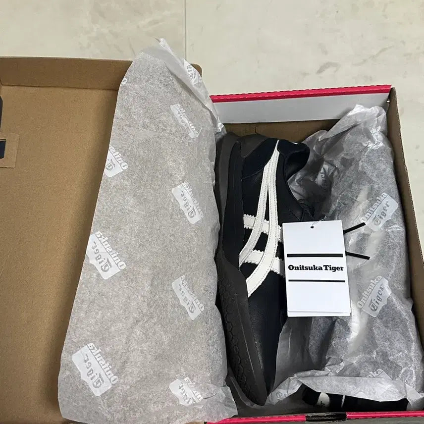 [BUNJANG] Onitsuka Tiger Obori Black/Cream Sneakers / [새상품] 오니츠카타이거 오보리 255