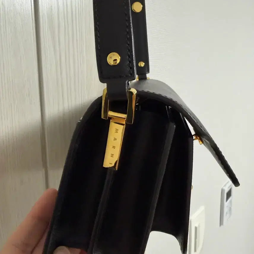 [BUNJANG] Marni Trunk Mini Shoulder Bag Saffiano Black / 마르니 트렁크 미니 숄더백 사피아노 블랙