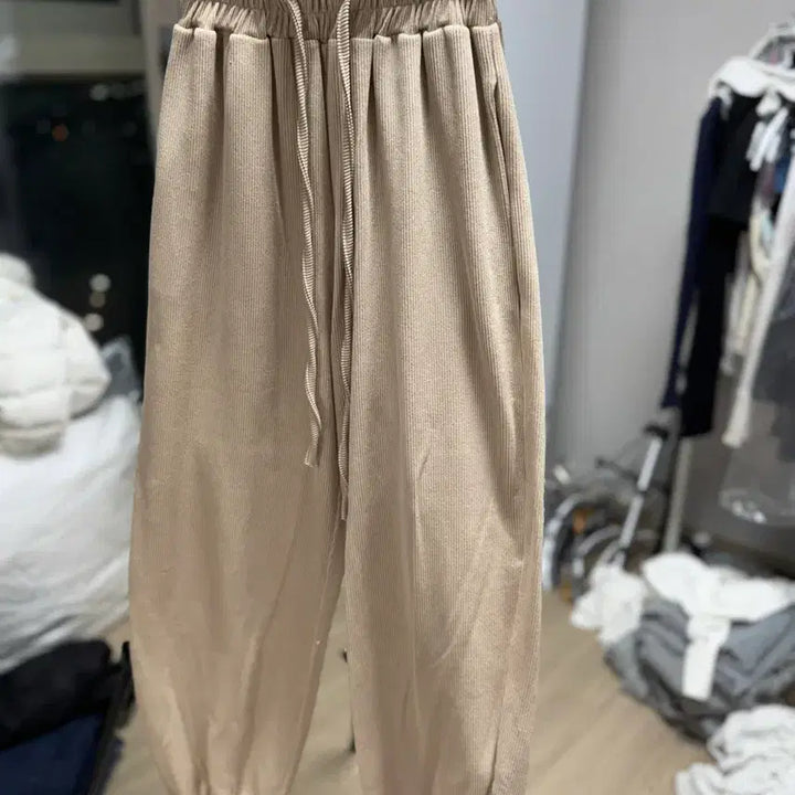 [BUNJANG] Beige Jogger Pants / 베이지 조거팬츠