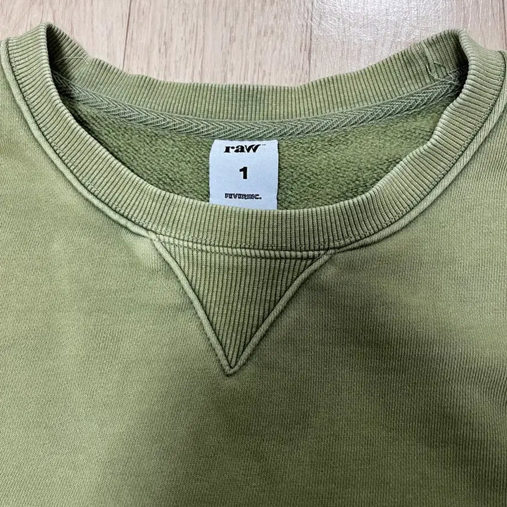 [BUNJANG] Blindfiles Sage Green Sweatshirt / [1] 블라인드파일즈 스웻셔츠 세이지그린