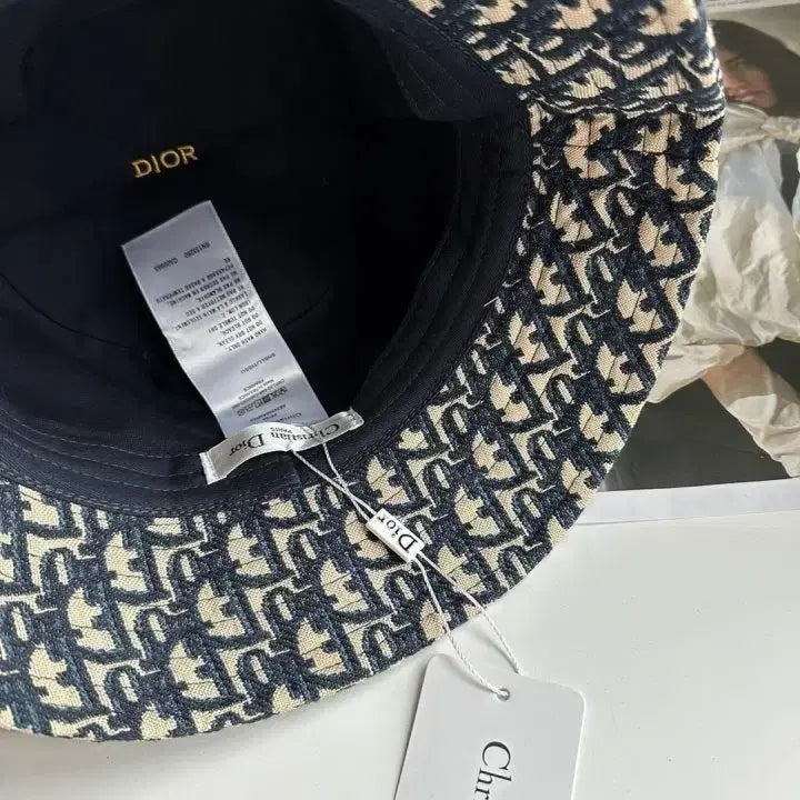 [BUNJANG] Oblique Bucket Hat / [새상품] 오블리크 버킷햇 모자