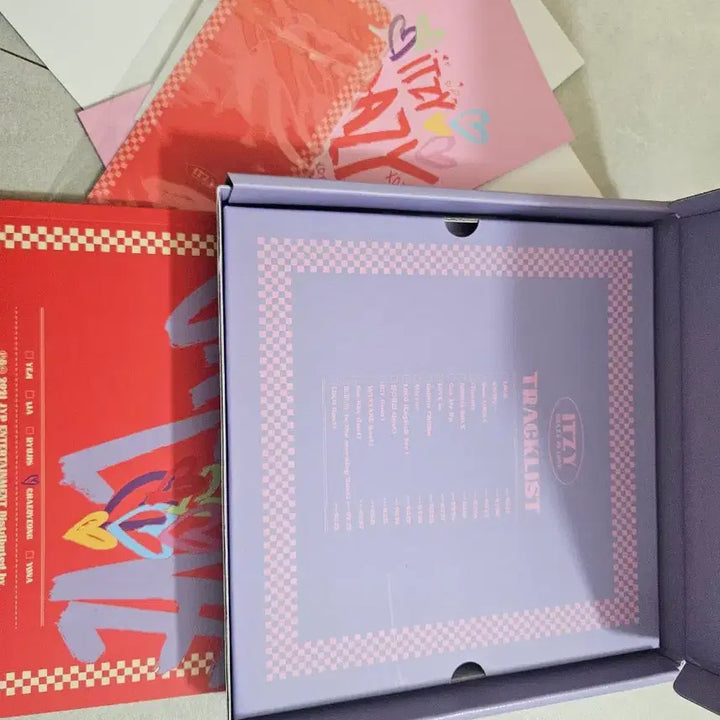 [BUNJANG] ITZY Crazy In Love Album Unsealed / 있지 ITZY Crazy In Love 앨범 개봉