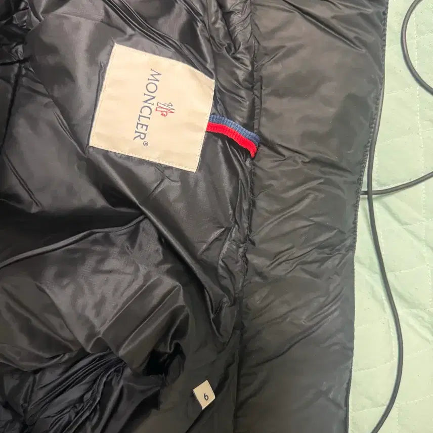 [BUNJANG] Moncler Populiare Padded Jacket (Size 6) / 몽클레어 / 포퓰리어 패딩 / 6사이즈